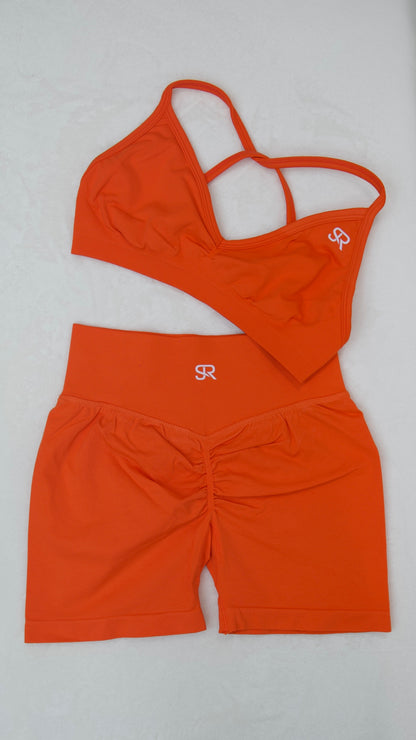 Women's Set-V-neck Cross Back Bra And Pleated Buttocks Lift Shorts